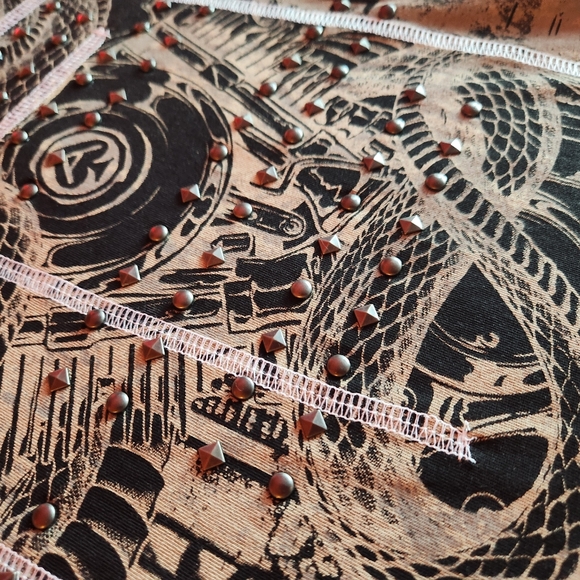 Mens Afflictions Medium New Short Sleeve Shirt, w Rivited accents (see close up - Picture 2 of 3